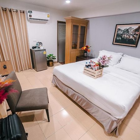 Platinum Villa Bangkok Exteriör bild